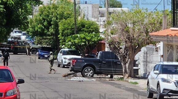 Álvaro, elemento estatal de servicios de protección es el ejecutado en una camioneta en la colonia Nuevo Culiacán