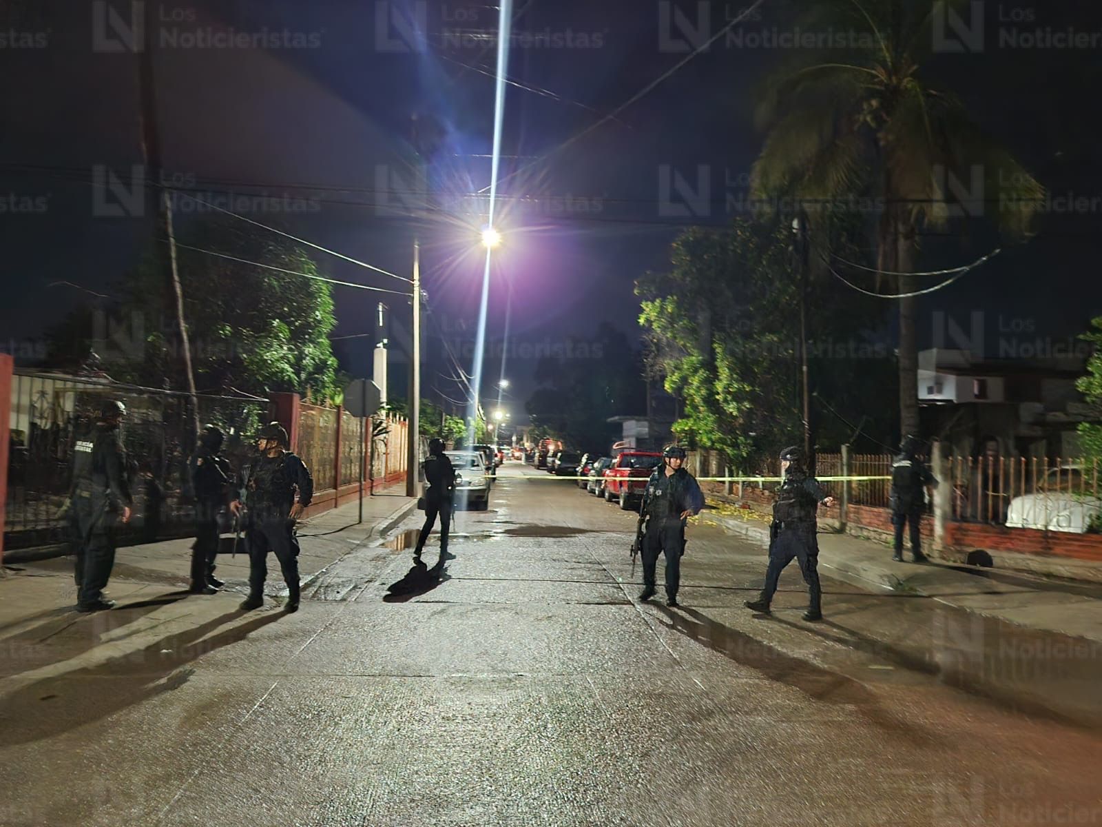 Grupo de Operaciones Especiales Sinaloa monta operativo por casa baleada en Bachigualato, en Culiacán