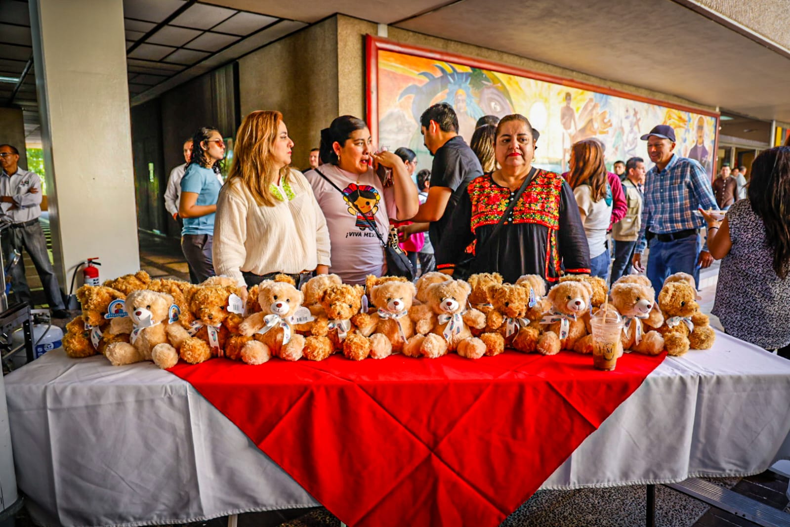 brigadas del bienestar y kermes mexicana peluches