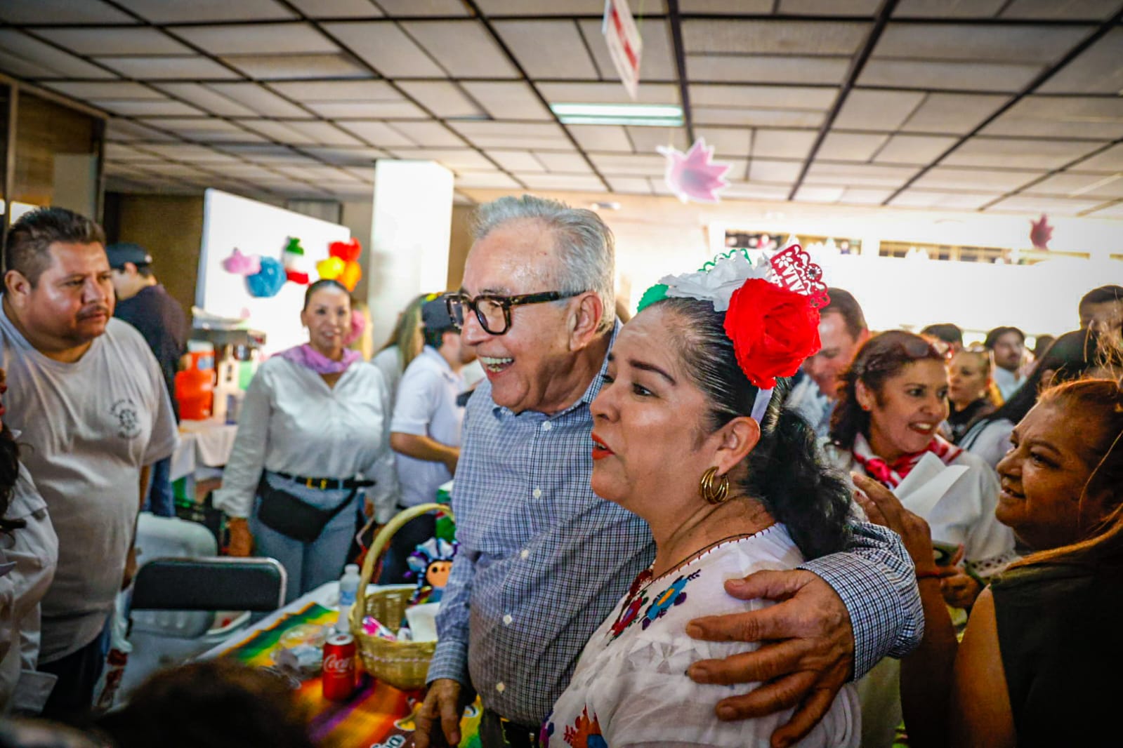 brigadas del bienestar y kermes mexicana personas