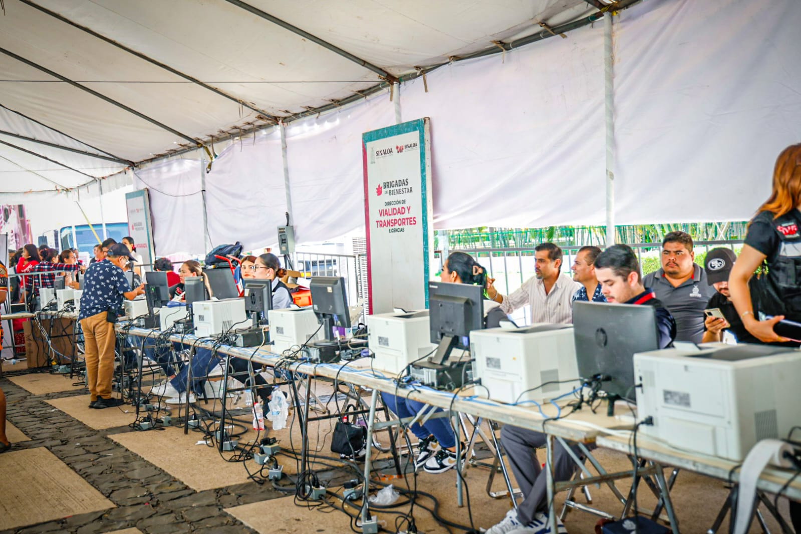 brigadas del bienestar y kermes mexicana trabajadores