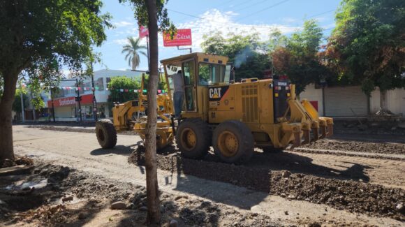 Garantizan entrega de la calle Cuauhtémoc, en Guasave, antes del 15 de noviembre