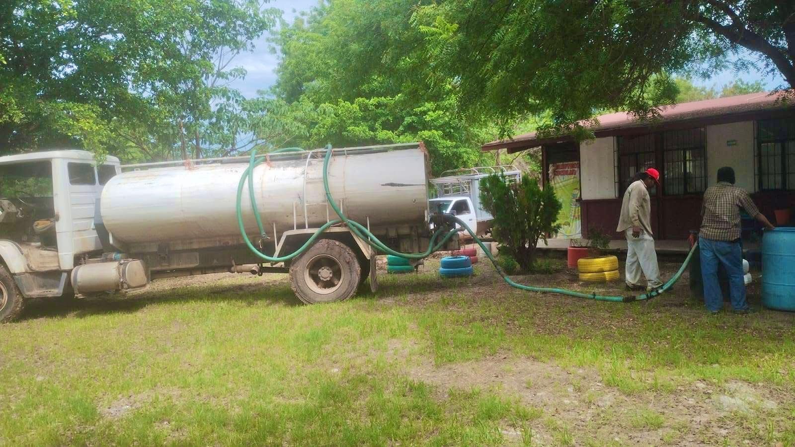camiones de agua potable