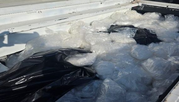 De 82.4 mdp el ‘golpe’ por camioneta asegurada cargada de 300 kg de cristal en El Fuerte, Sinaloa; tenía logos de CFE