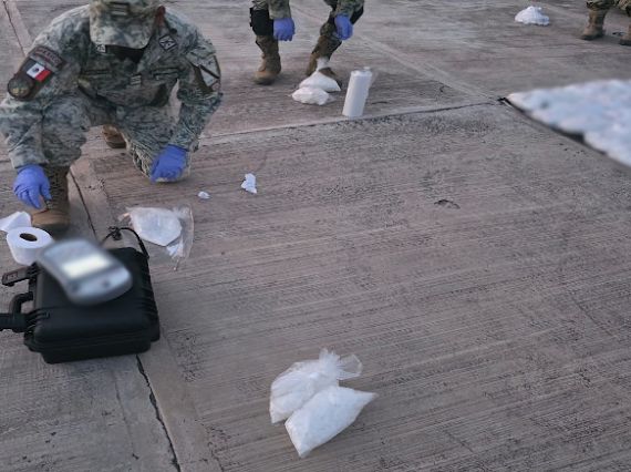 camioneta asegurada en el fuerte sinaloa peso