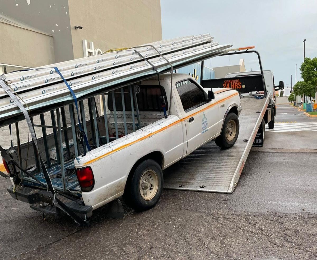 camioneta asegurada en mazatlan con material robado