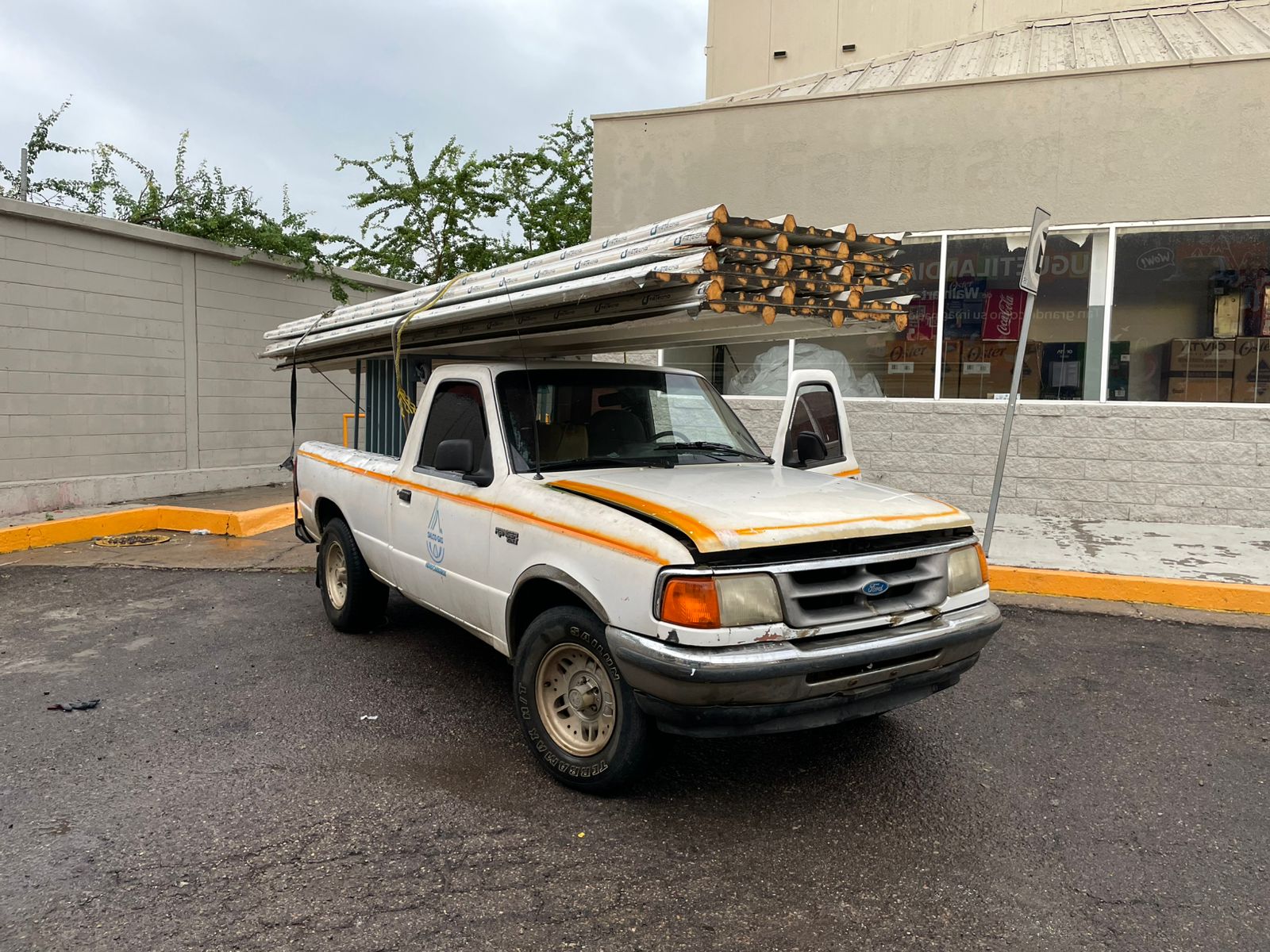 camioneta asegurada en mazatlan con material robado