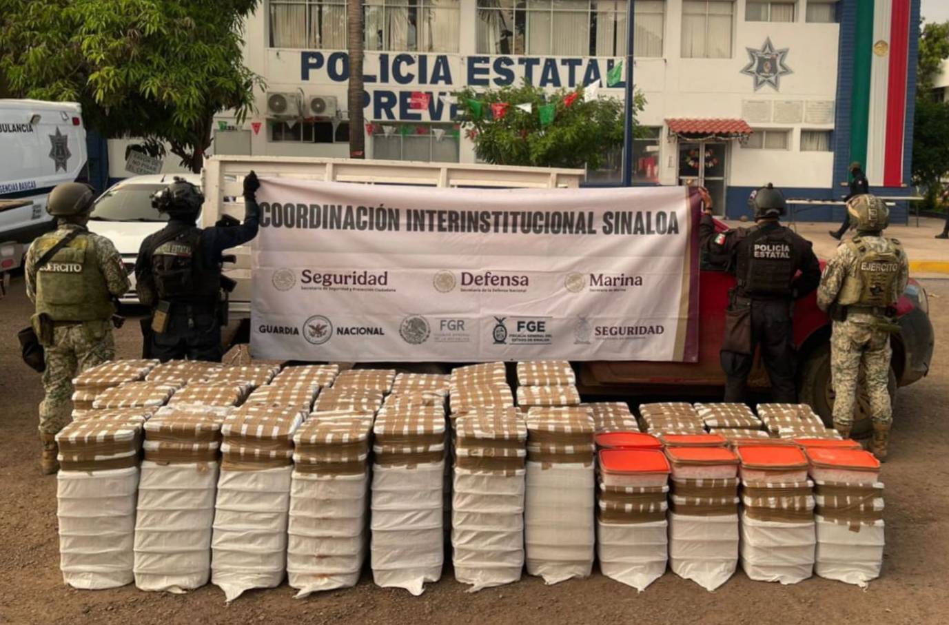 camioneta asegurada por el ejercito cargada con droga