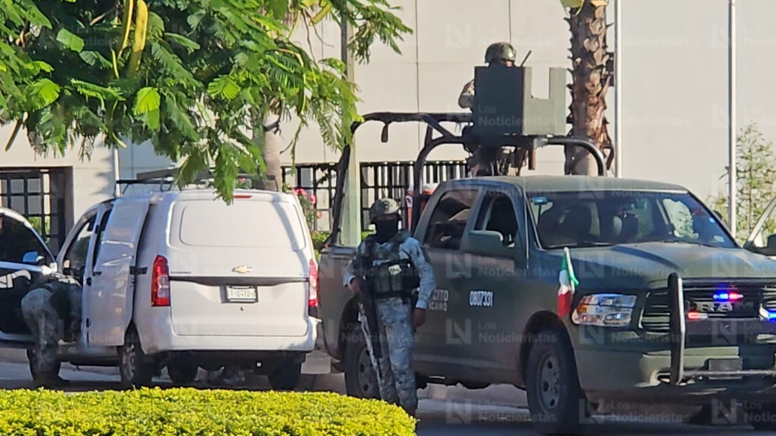 camioneta asegurada por elementos de la sedena