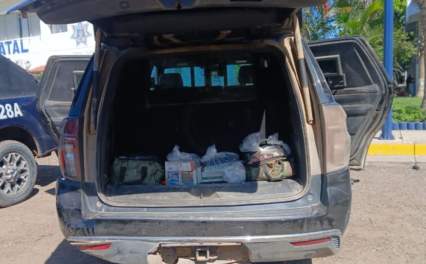 Camioneta blindada asegurada en La Higuerita, en Culiacán, Sinaloa