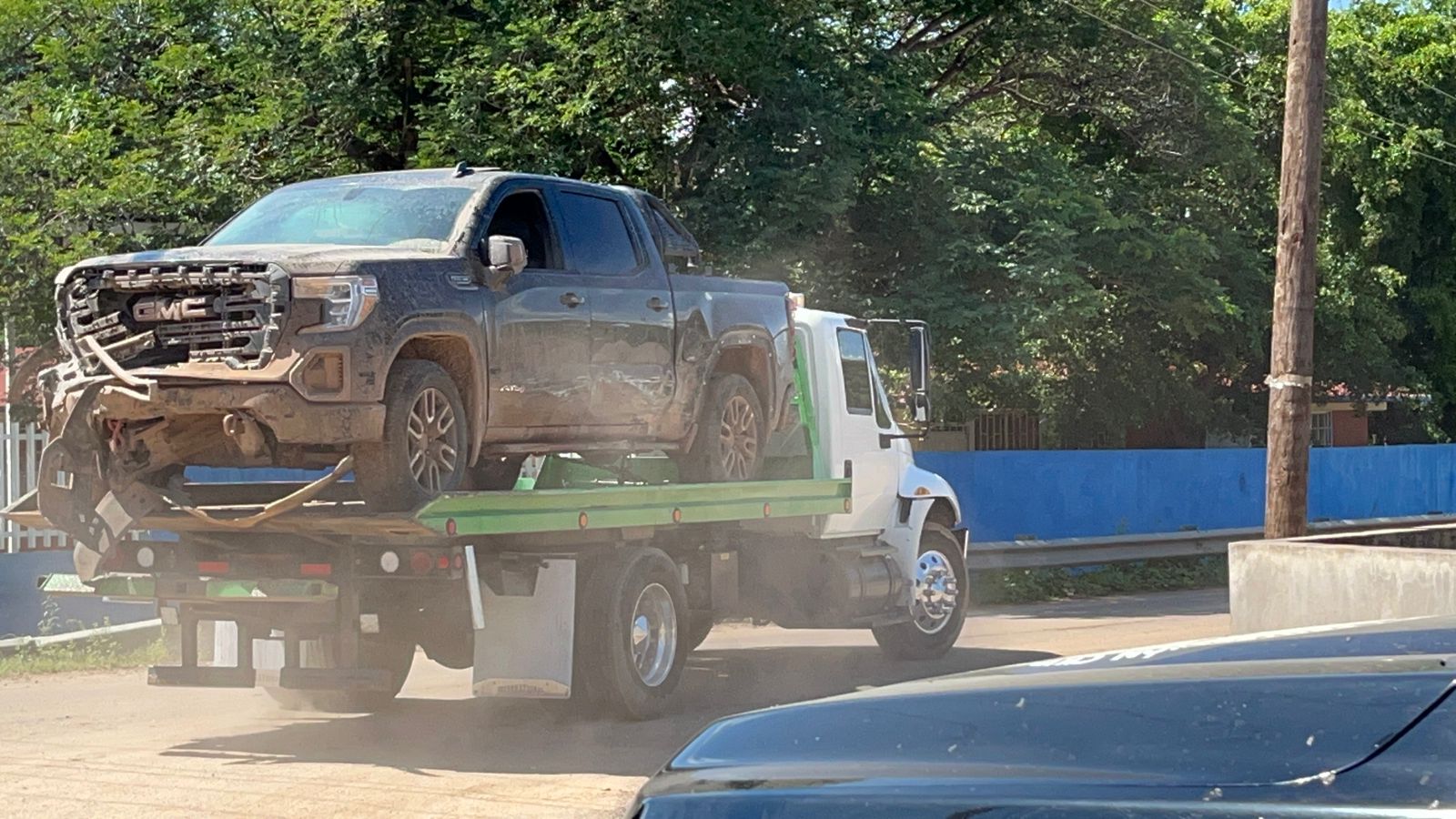 Camioneta GMC de hechos en La Guamuchilera, Culiacán