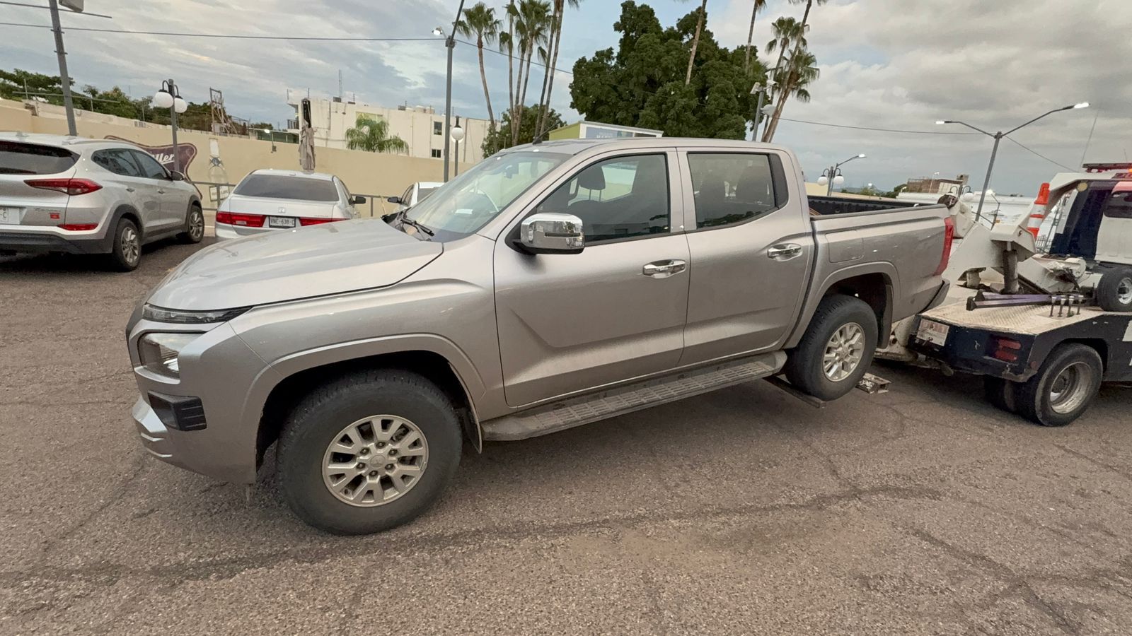 Camioneta L200 recuperada en Culiacán