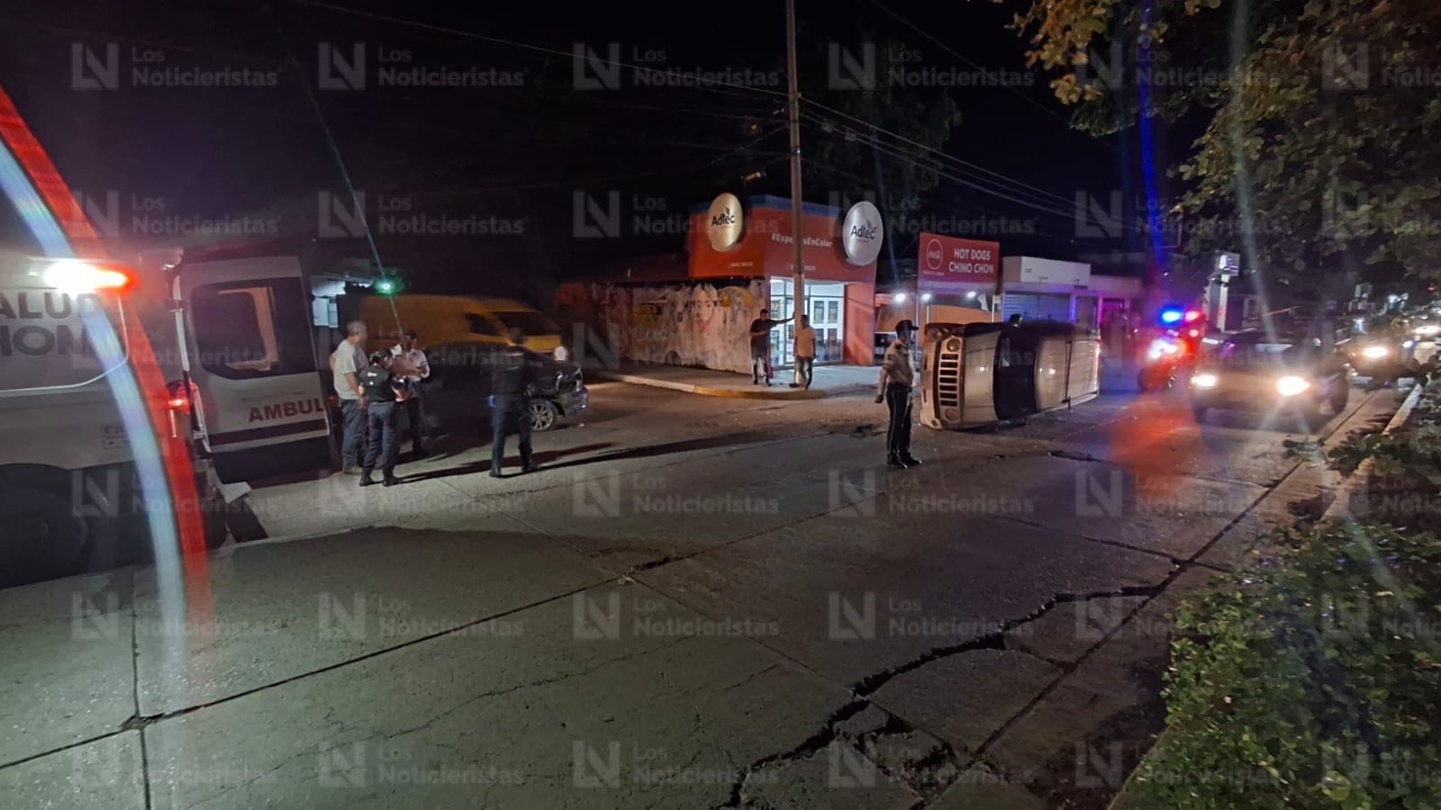 Camioneta Jeep vuelca en Los Mochis, Sinaloa