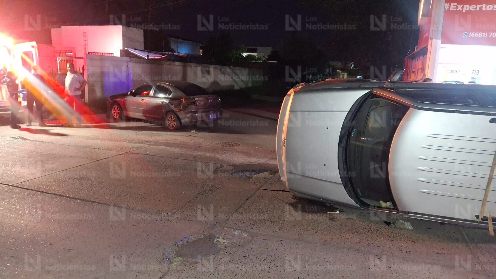 Camioneta Jeep vuelca en Los Mochis, Sinaloa