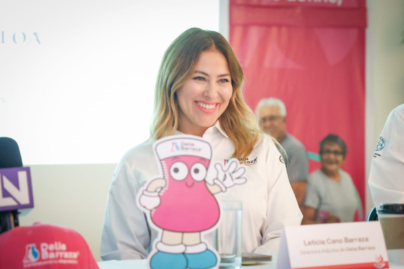 “Nunca es tarde para vivir mejor” campaña impulsada por Laboratorios Delia Barraza