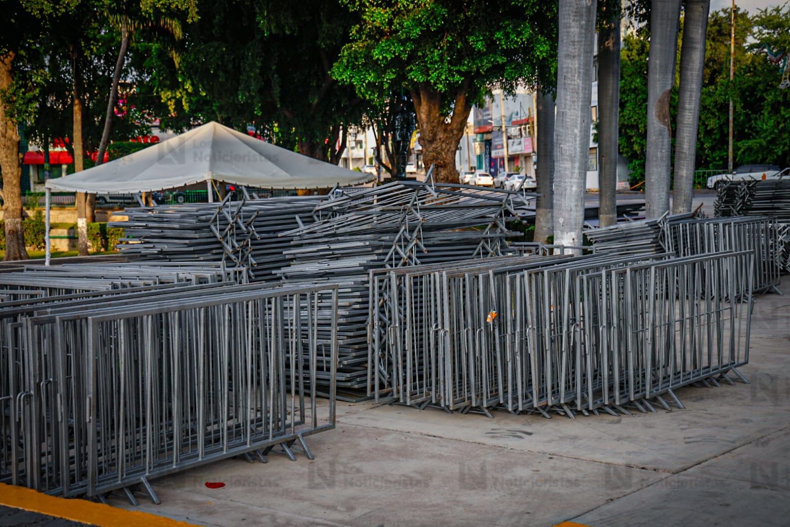 Retiran gradas tras cancelación del Grito de Independencia en Culiacán, Sin.