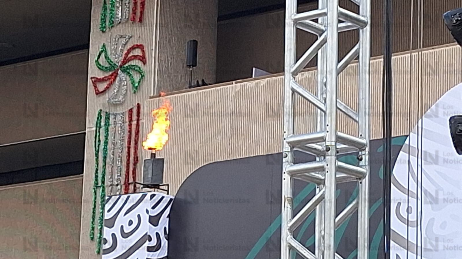 Comienzan a retirar las decoraciones por el Grito de Independencia en Culiacán, Sinaloa, tras la cancelación del festejo