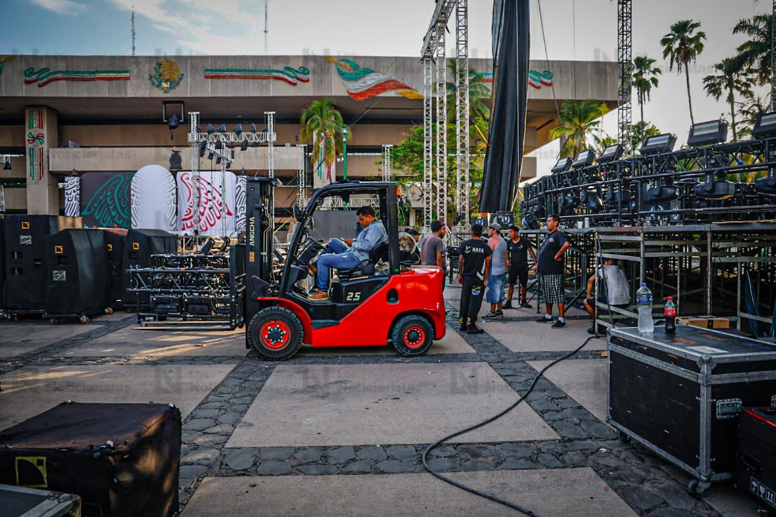 Retiran el escenario musical tras cancelación del Grito de Independencia en Culiacán, Sin.