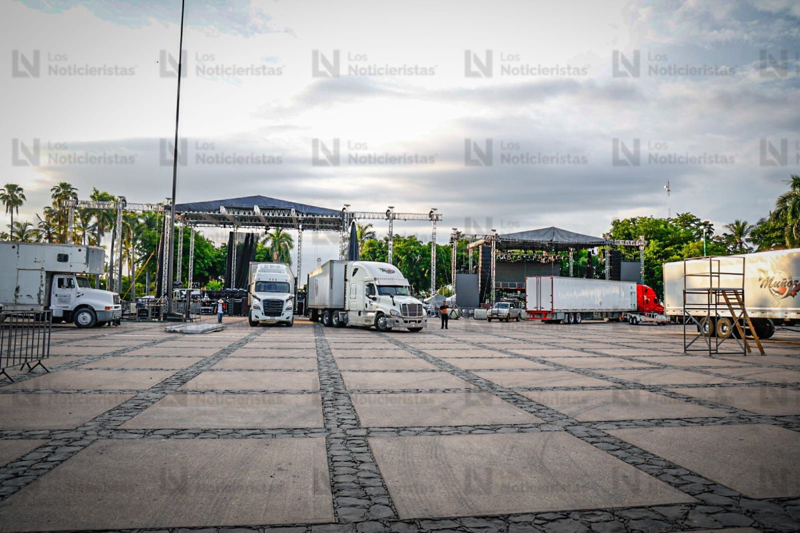 Retiran el escenario musical tras cancelación del Grito de Independencia en Culiacán, Sin.