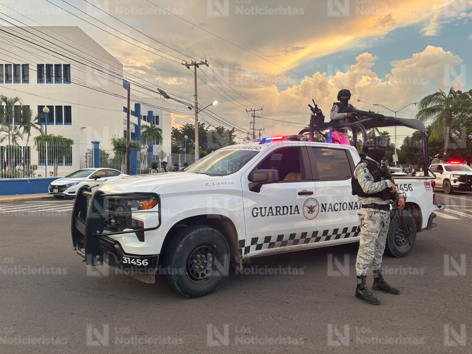 Capturan a presunto robacarros en C.U., en Culiacán