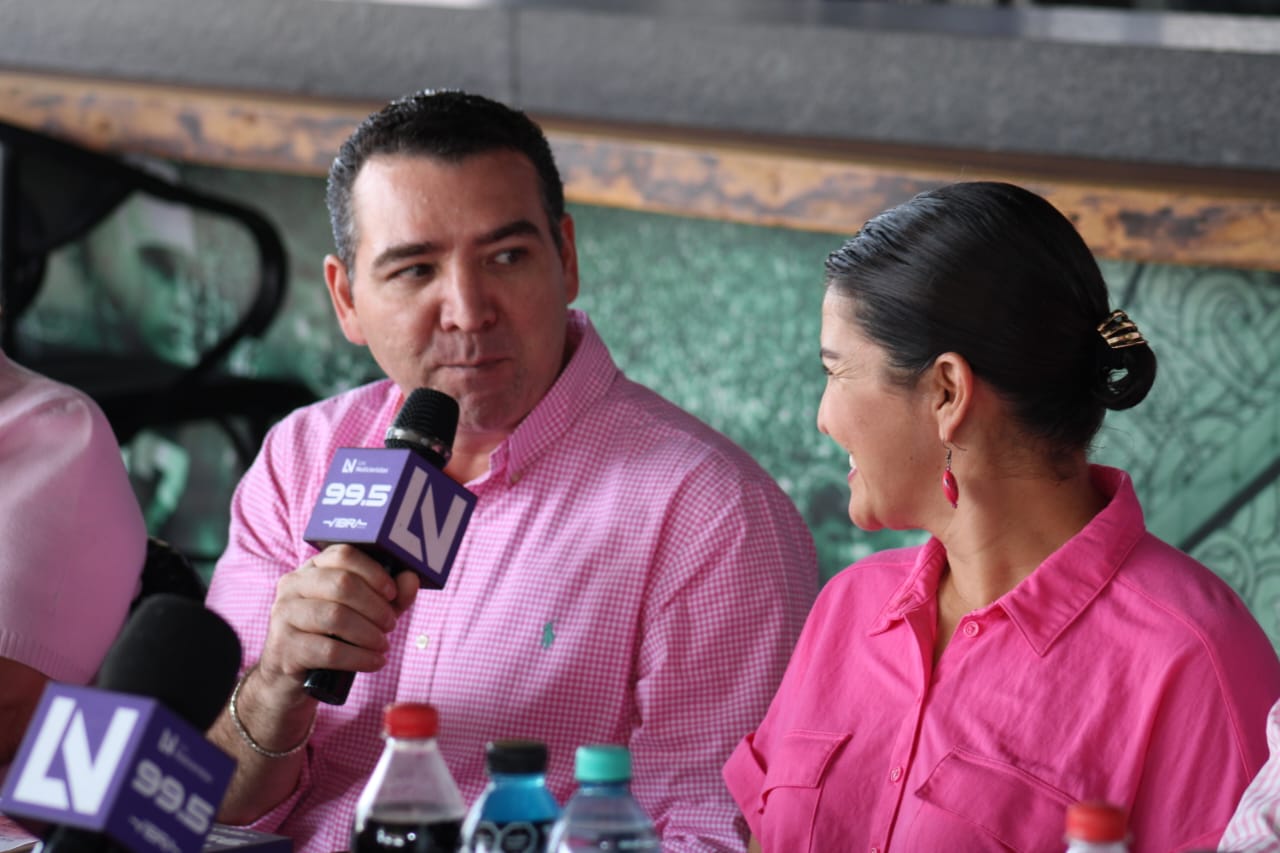 Rueda de prensa de la Carrera Rosa en Mazatlán
