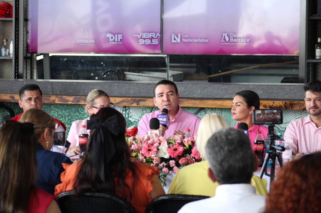 Rueda de prensa de la Carrera Rosa en Mazatlán