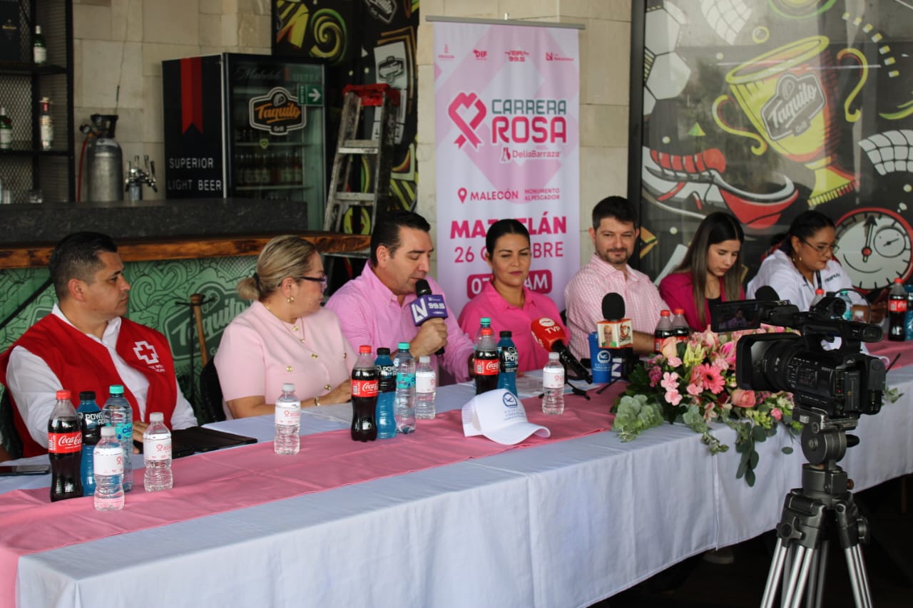 Rueda de prensa de la Carrera Rosa en Mazatlán