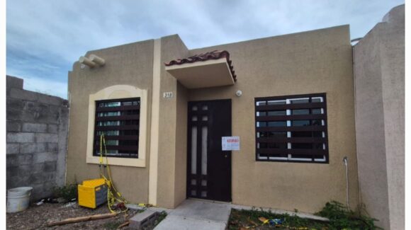 Tras orden de cateo, aseguran drogas, cartuchos y 2 explosivos en una vivienda de Culiacán