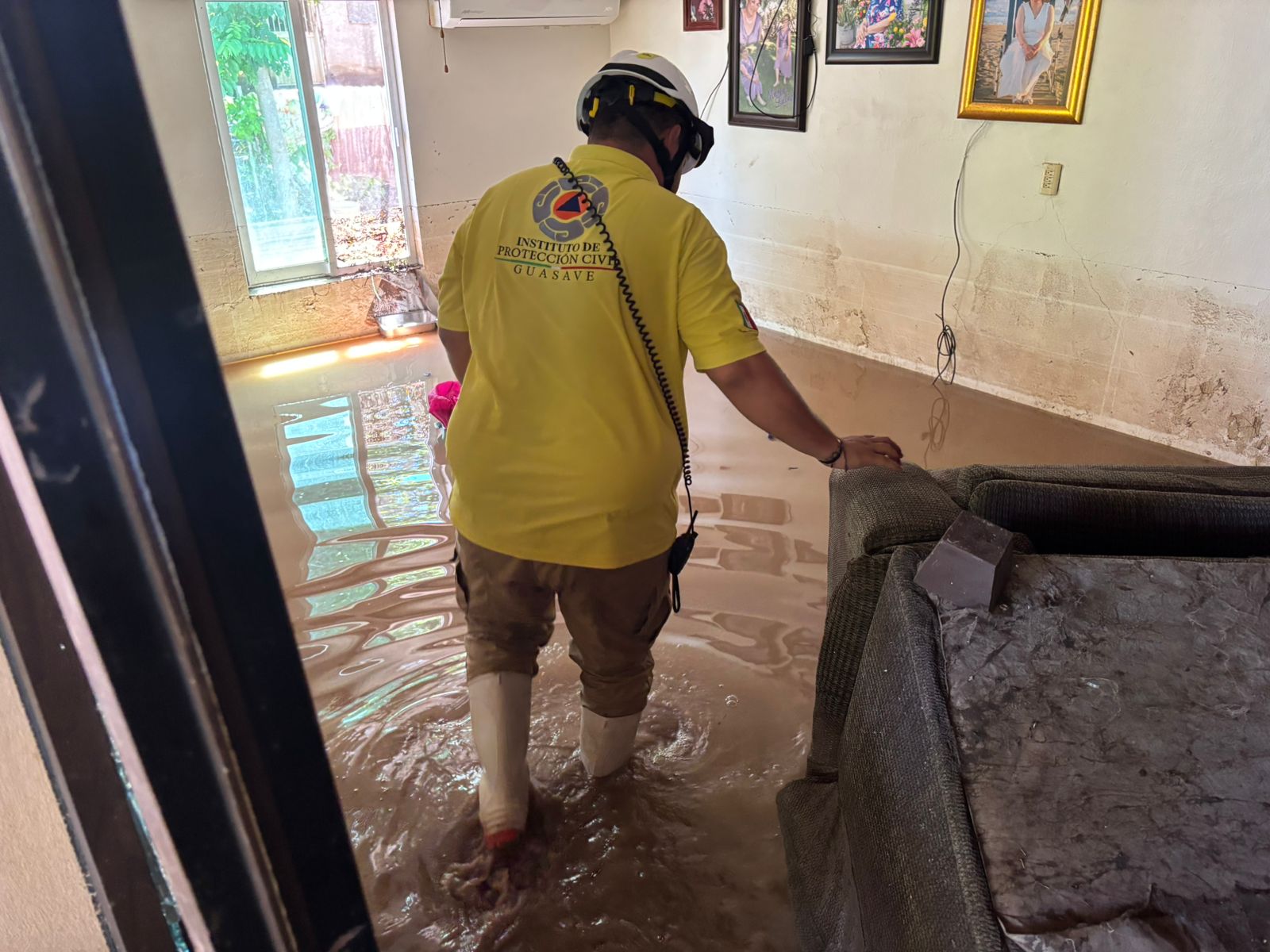 Casa afectada por desbordamiento del arroyo Cuatro Vientos, en Guasave, Sin