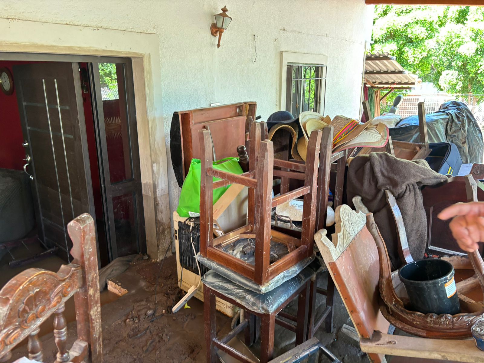 Casa afectada por desbordamiento del arroyo Cuatro Vientos, en Guasave, Sin