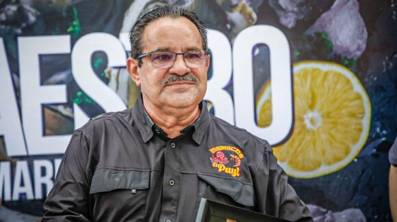Cayenna reconoce a “El Puyi” como “Maestro Marisquero” y fusionan sus cocinas para deleitar el paladar de los sinaloenses