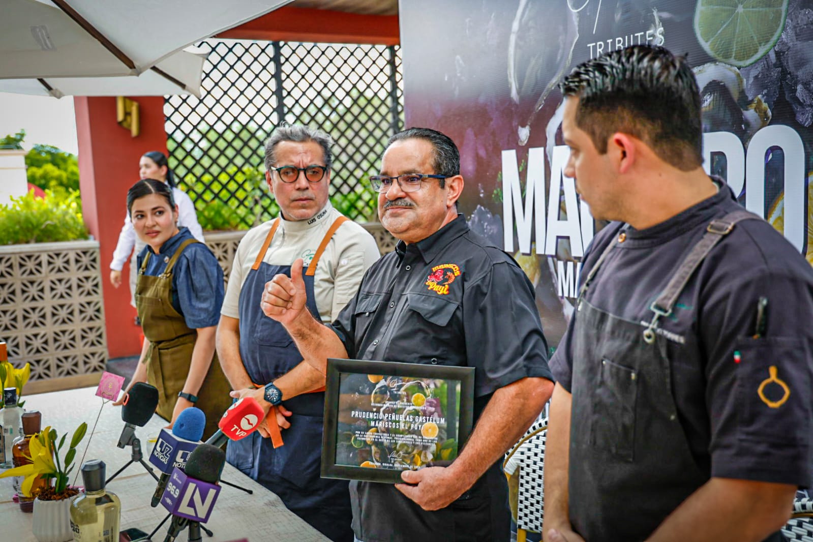 Cayenna reconoce a Prudencio Peñuelas "El Puyi" como Maestro Marisquero en Culiacán
