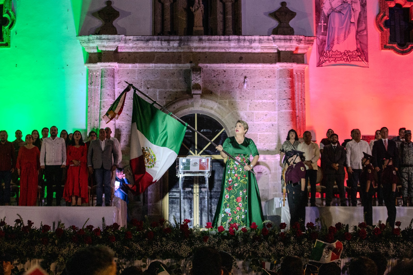 alcaldesa Cecilia Ramírez Montoya encabezó por primera vez el acto cívico del Grito de Independencia en Guasave