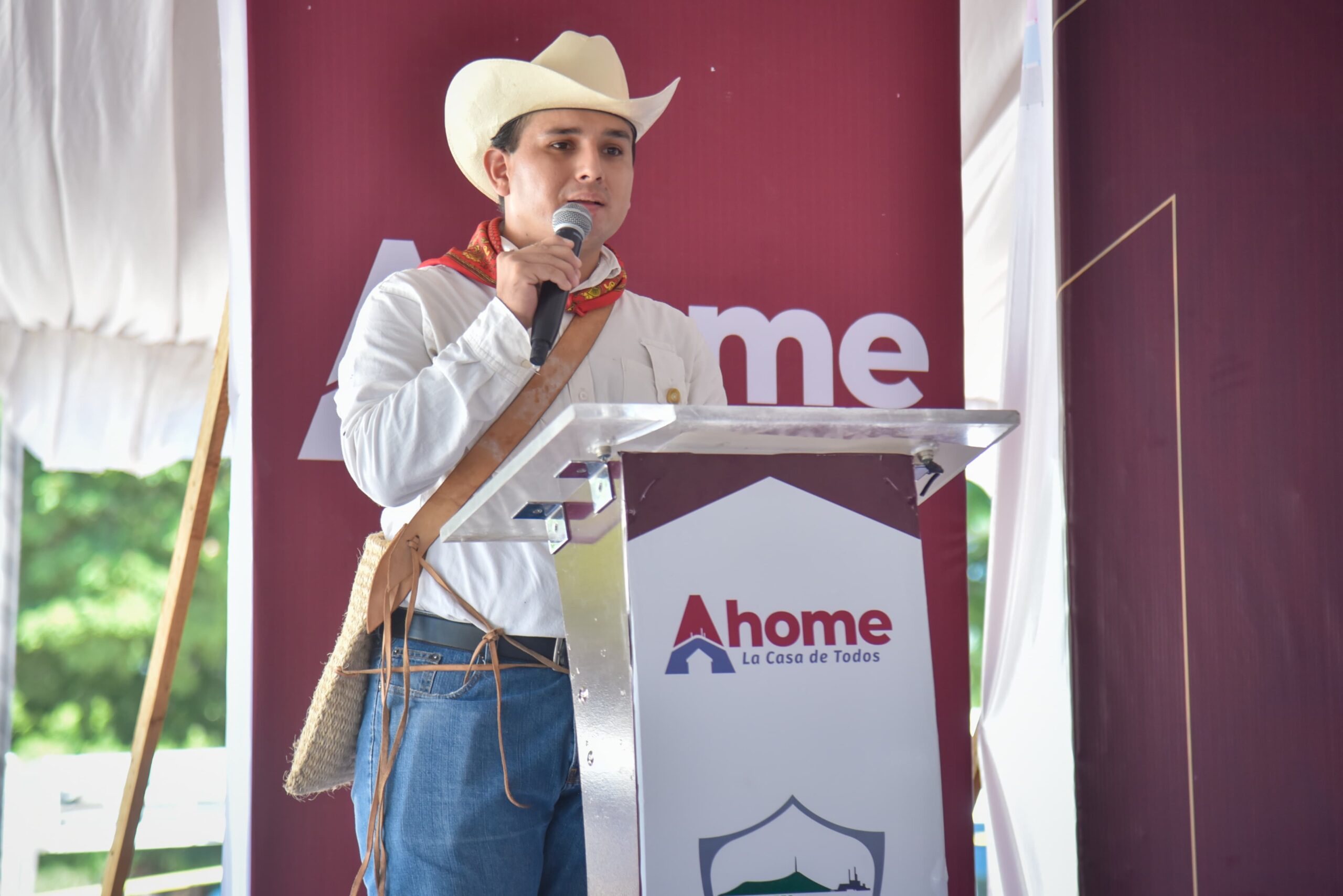 Celebran el aniversario de la fundación de San Miguel Zapotitlán, en Ahome, Sin.