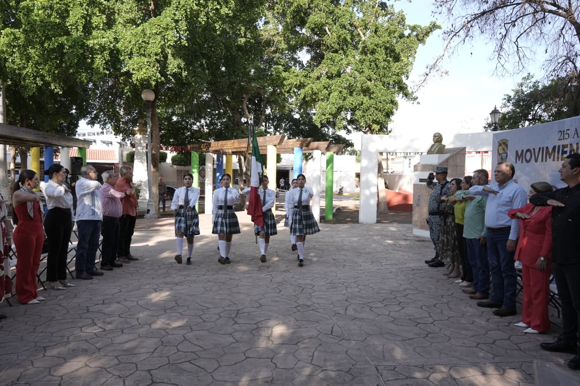 acto cívico protocolario al 215 aniversario del inicio del movimiento de Independencia