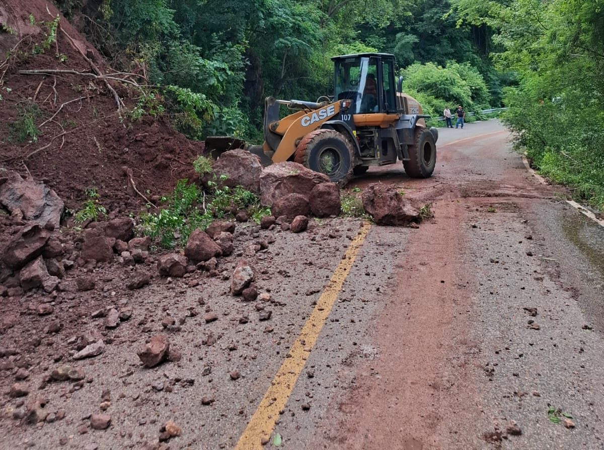 Se deslavan cerros en Badiraguato tras lluvias
