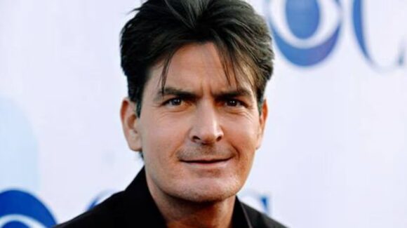Charlie Sheen celebra su cumpleaños 60 con un libro y un documental en Netflix