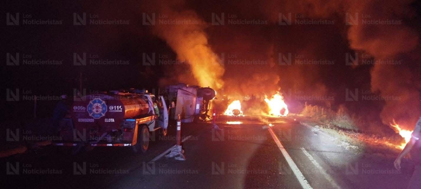 Tráiler se incendia tras choque en la Mazatlán-Culiacán