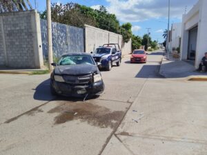 Choque en colonia Lomas del Mar en Guasave