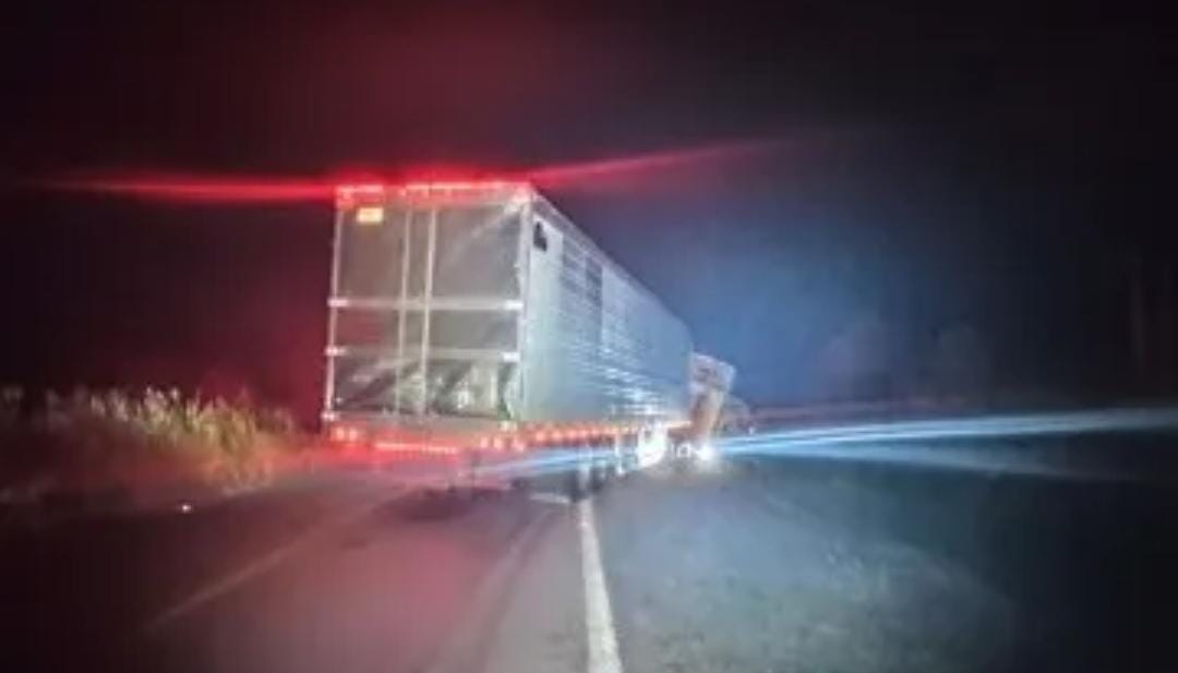 choque entre trailer y auto en el rosario