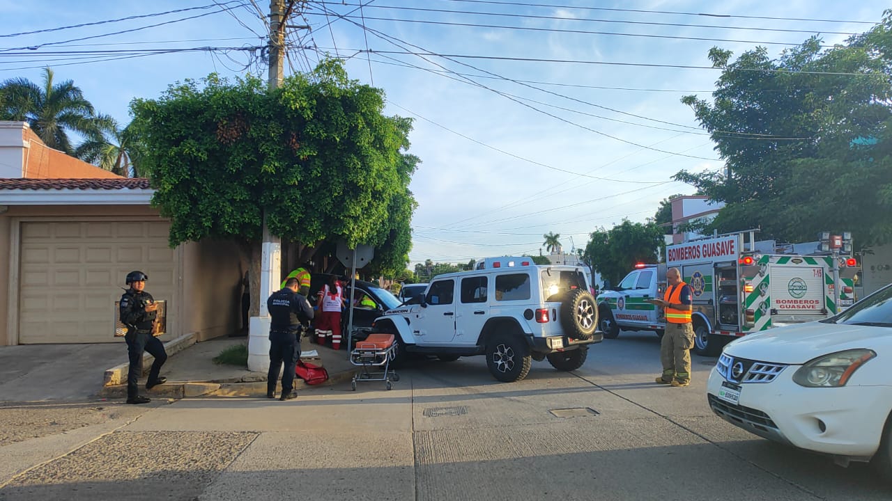Choque entre dos vehículos en Guasave