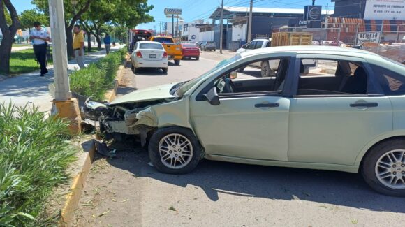 Mujer lesionada y daños materiales deja choque múltiple en Libramiento II en Mazatlán