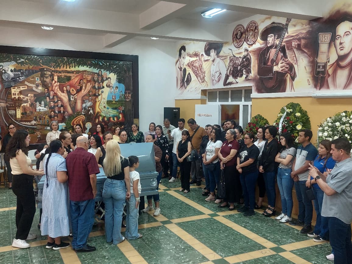 José Luis Nevares González, mejor conocido como "Chucaso" fue velado en las instalaciones del Instituto Municipal de Cultura de Salvador Alvarado