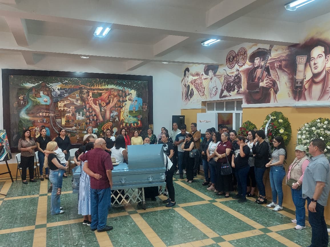 José Luis Nevares González, mejor conocido como "Chucaso" fue velado en las instalaciones del Instituto Municipal de Cultura de Salvador Alvarado