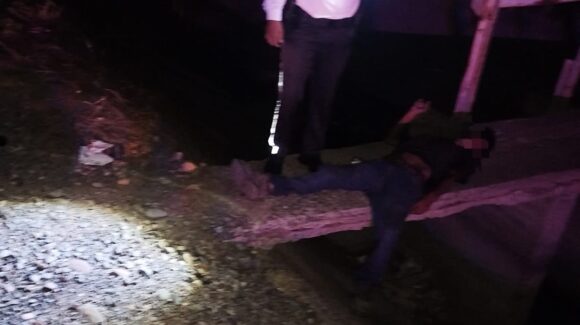 Hombre lesionado tras ser atropellado por un conductor en carretera a Las Glorias, en Guasave, Sinaloa