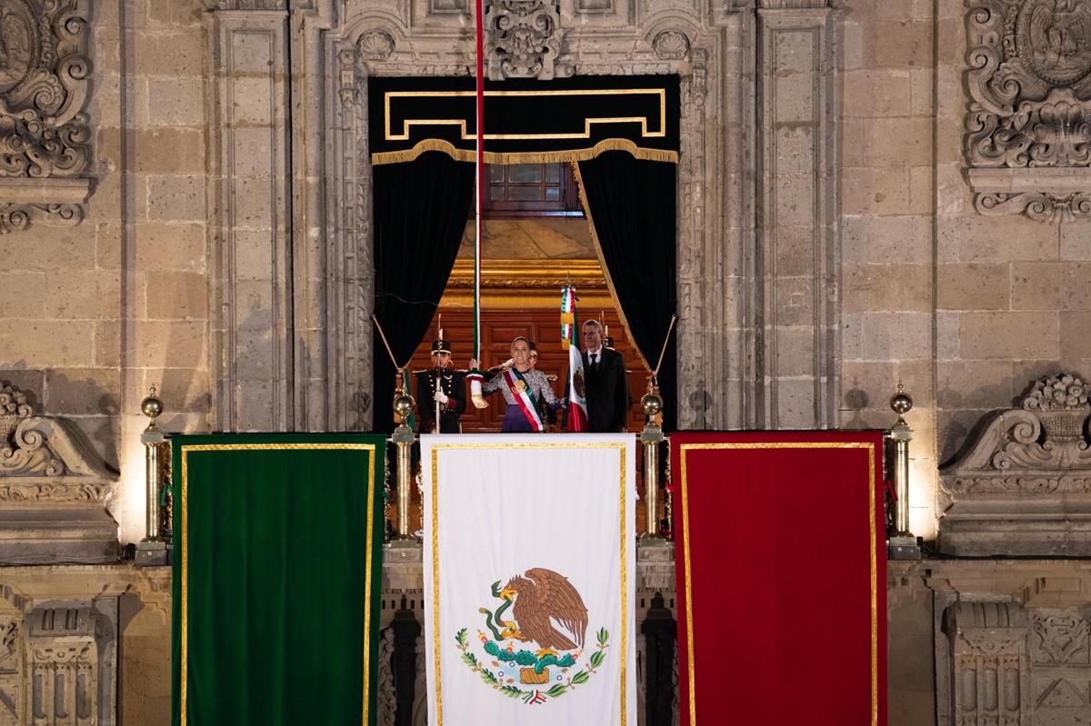 Claudia Sheinbaum Pardo dando el Grito de Independencia