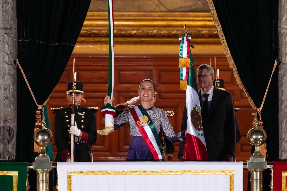 Claudia Sheinbaum Pardo dando el Grito de Independencia