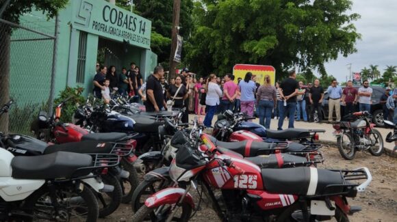 “Son pérdidas que se pueden prevenir”, alcaldesa llama a culturizar a los jóvenes en el uso de motocicletas en Guasave, Sinaloa