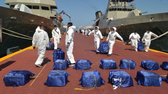 ¡371 mil mdp en cocaína! Marina detecta 1.6 toneladas de cocaína en mar abierto de Acapulco