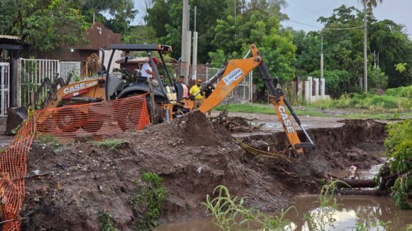 Para evitar más inundaciones, piden retirar tubos en colapso de dren San Joachín, Guasave
